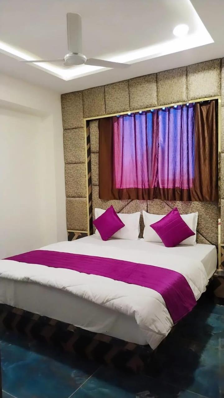 Hotel Karnavati Ахмедабад Экстерьер фото
