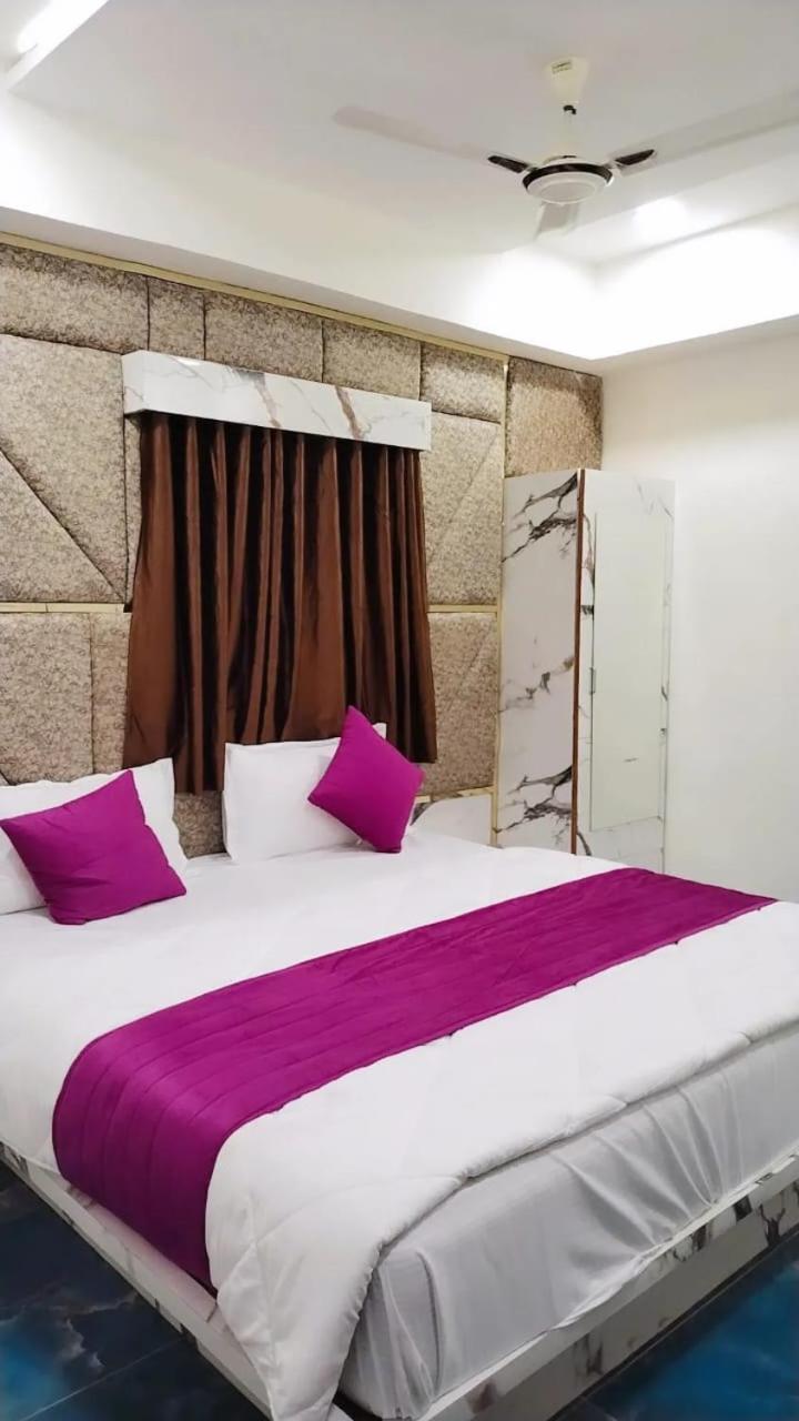 Hotel Karnavati Ахмедабад Экстерьер фото
